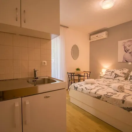 Manuela - Apartment *
