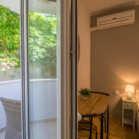 Manuela - Apartment Baska Voda